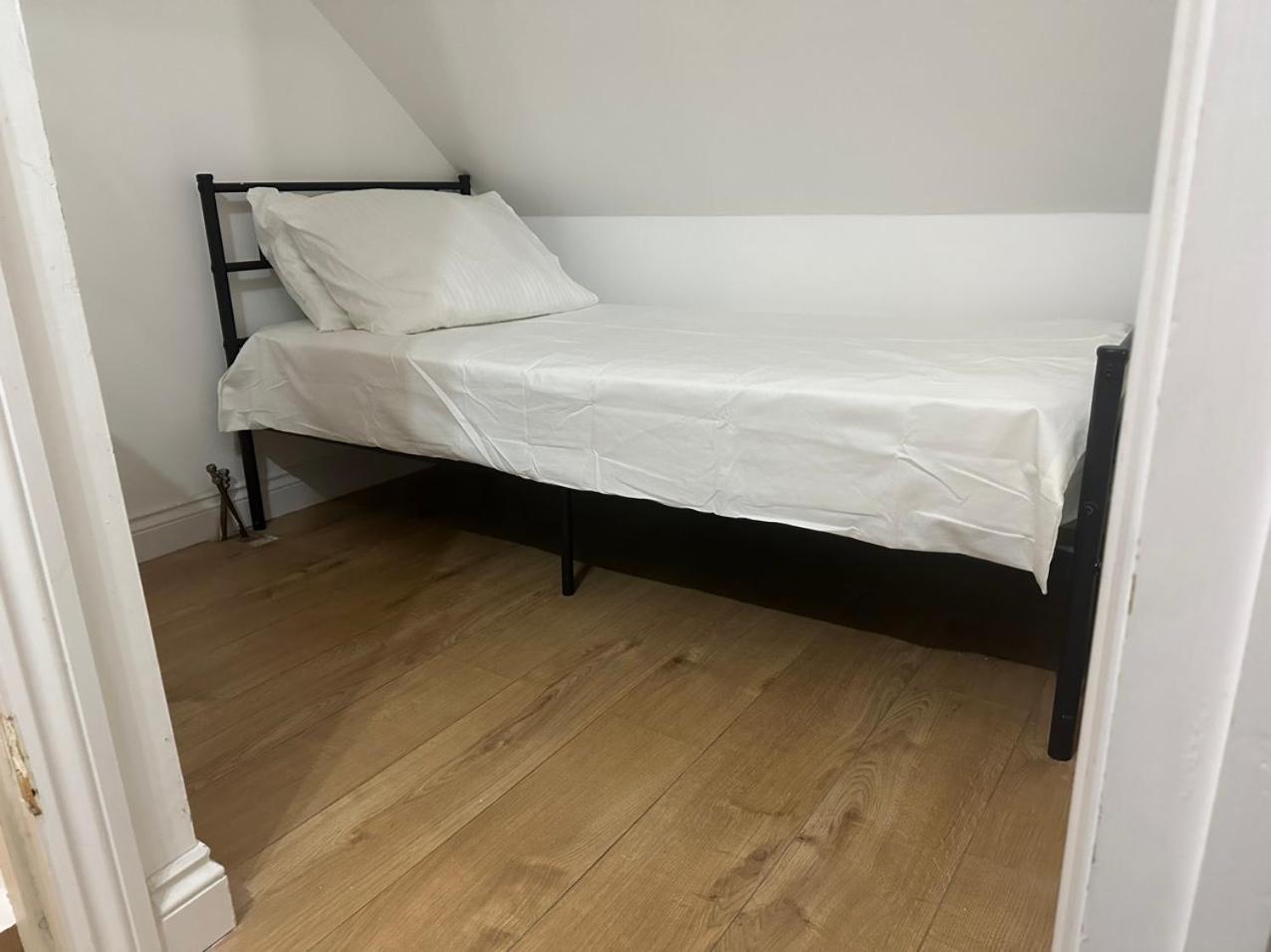 Tran Uk Homestay ロンドン エクステリア 写真