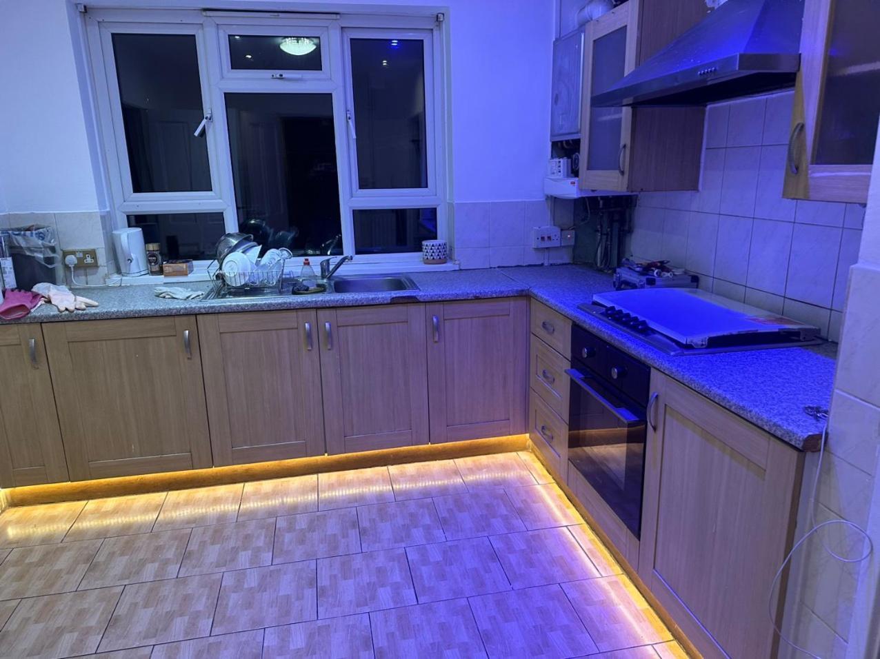 Tran Uk Homestay ロンドン エクステリア 写真