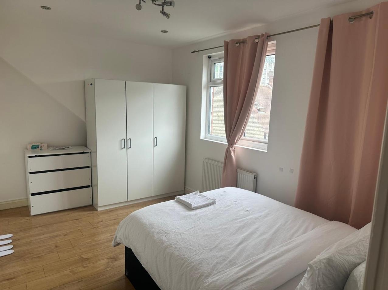 Tran Uk Homestay ロンドン エクステリア 写真