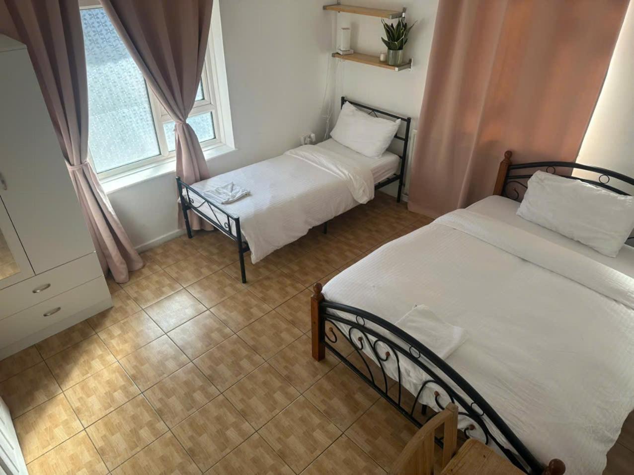 Tran Uk Homestay ロンドン エクステリア 写真